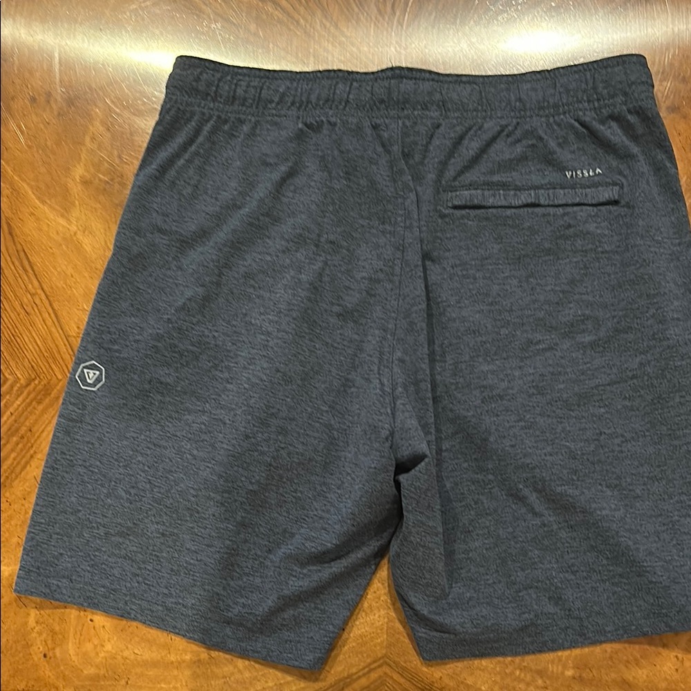 VISSLA Men's Dark Gray Athletic Shorts - Picture 5 of 10